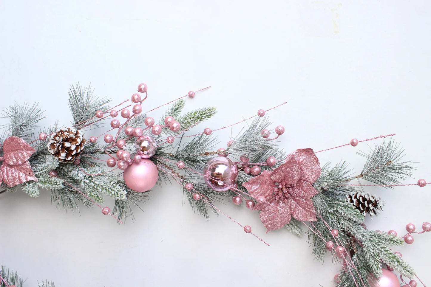 New Christmas Pink Wreath with Balls Artificial Plant Rattan Garland Christmas Rattan Hanging Ornament for New Year Home Decor